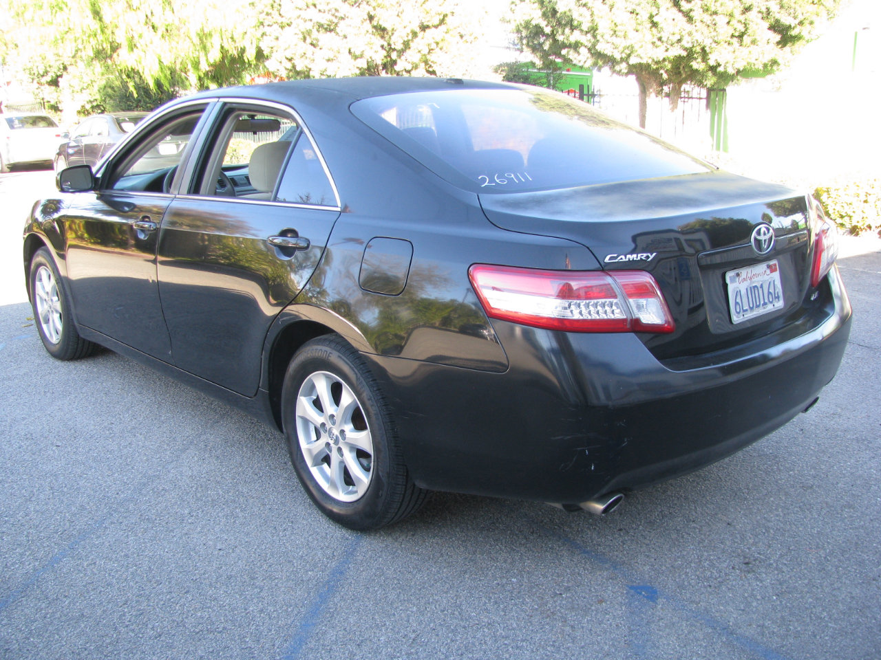 Used 2011 Toyota Camry LE w/ LE Extra-Value Pkg image 4