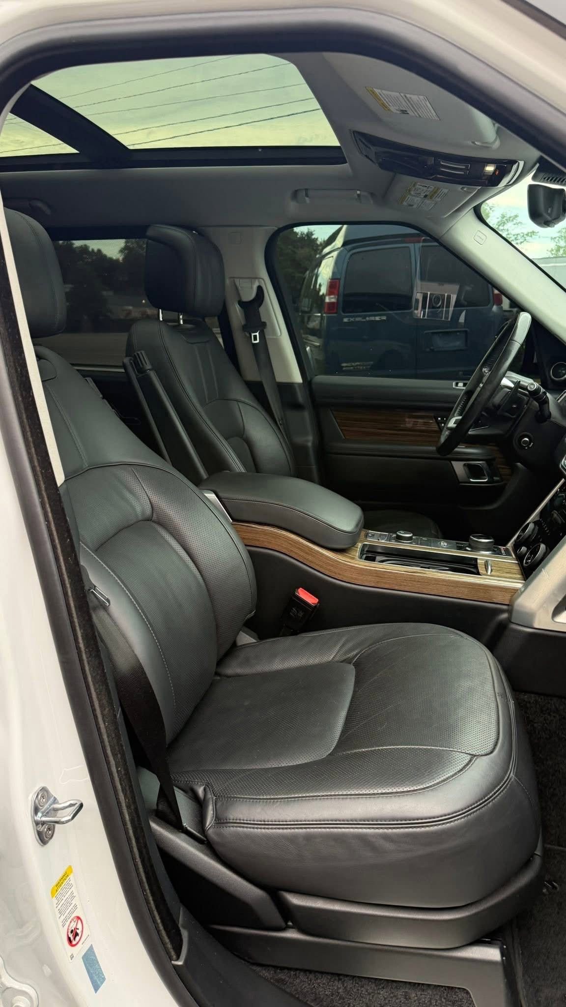 Used 2018 Land Rover Range Rover Long Wheelbase Supercharged AWD/4WD image 12