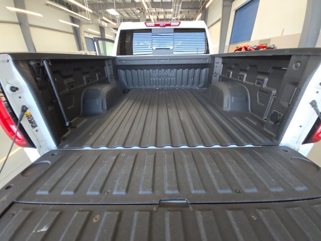 Used 2025 GMC Sierra 1500 AT4 w/ Technology Package AWD/4WD image 23