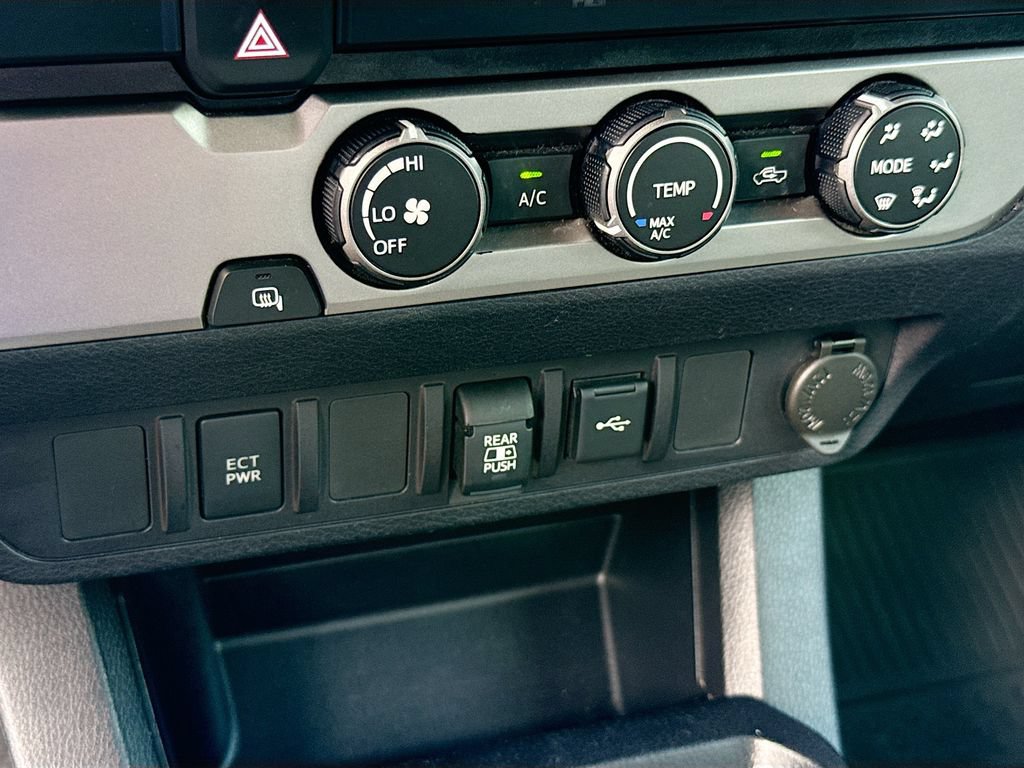 Used 2020 Toyota Tacoma SR5 RWD image 15
