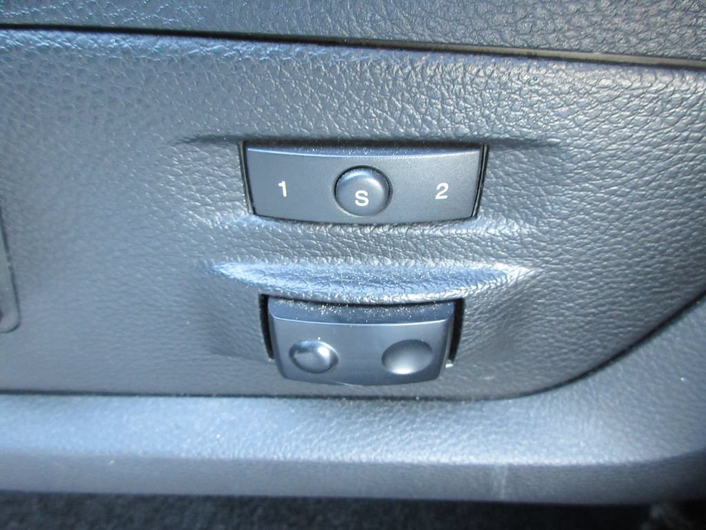 Used 2015 RAM 1500 Laramie w/ Convenience Group AWD/4WD image 26
