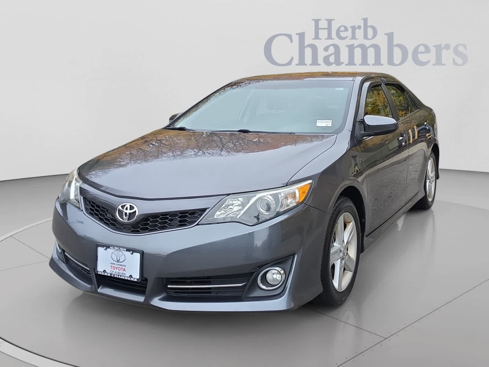 Used 2014 Toyota Camry SE FWD image 11