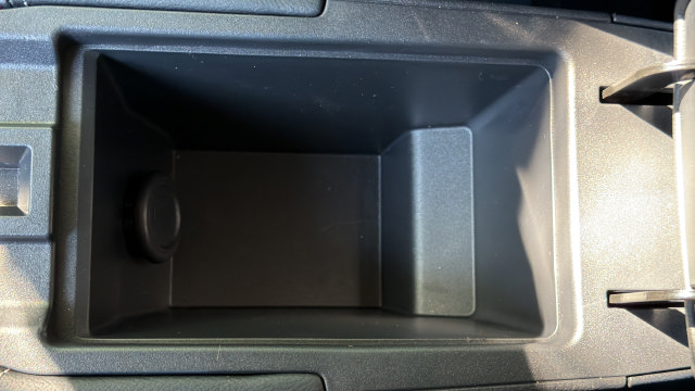 Used 2025 Nissan Kicks SR w/ Illumination Package FWD image 27