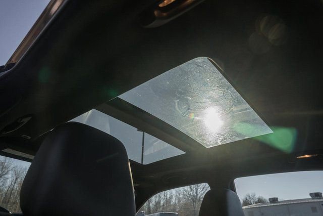 Used 2023 Chrysler 300 S image 8