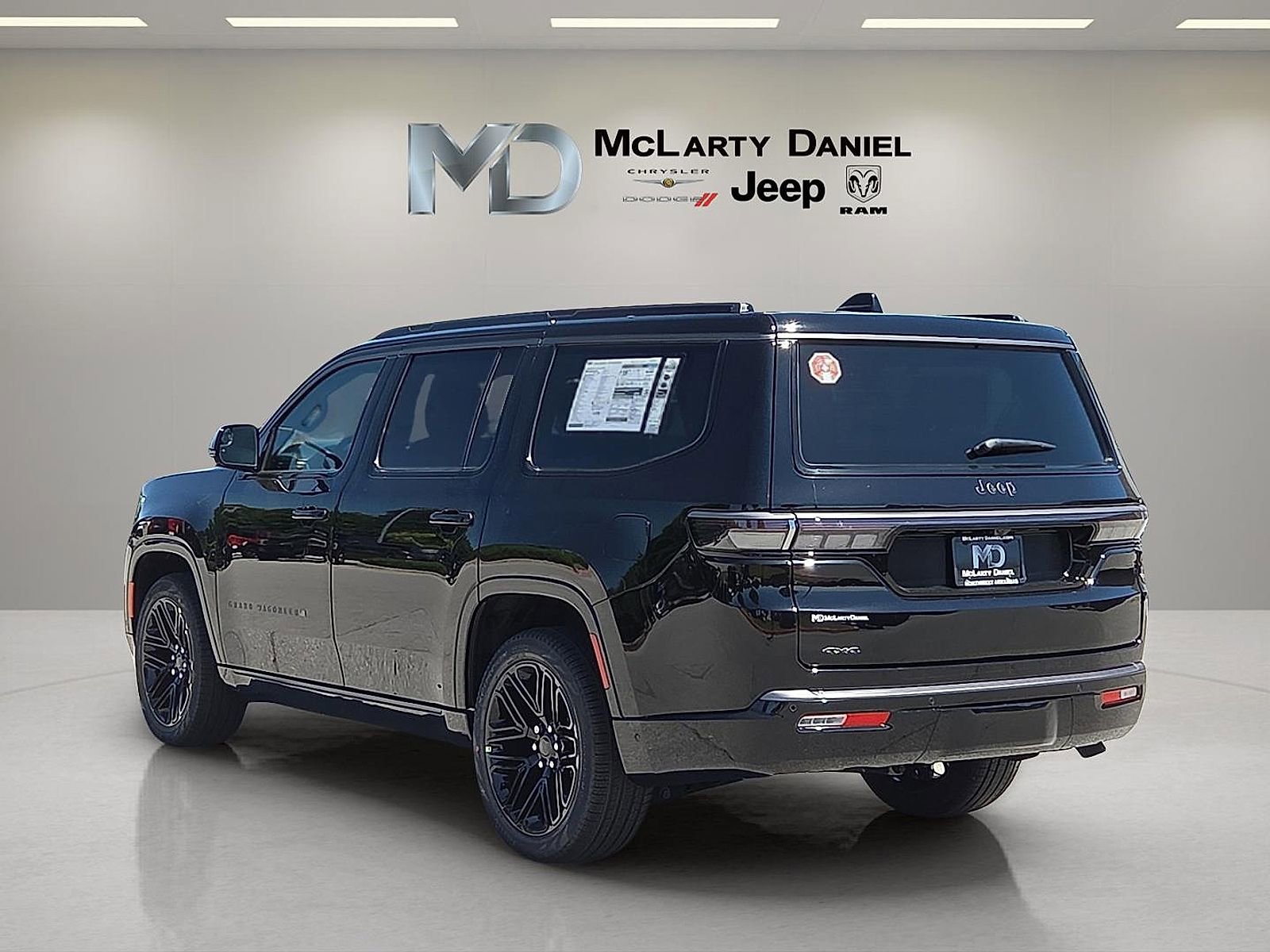 New 2026 Jeep Grand Wagoneer Limited AWD/4WD image 4