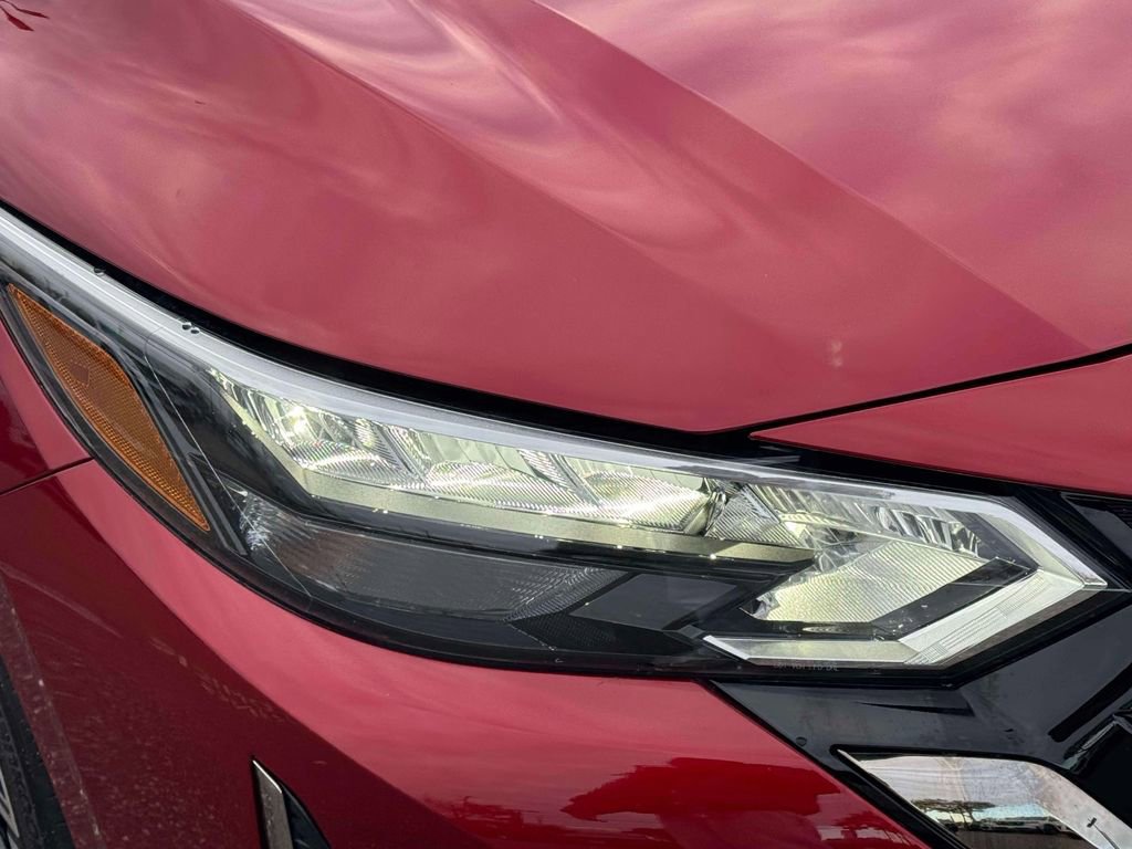 Certified 2025 Nissan Sentra SR w/ SR Premium Package FWD image 10