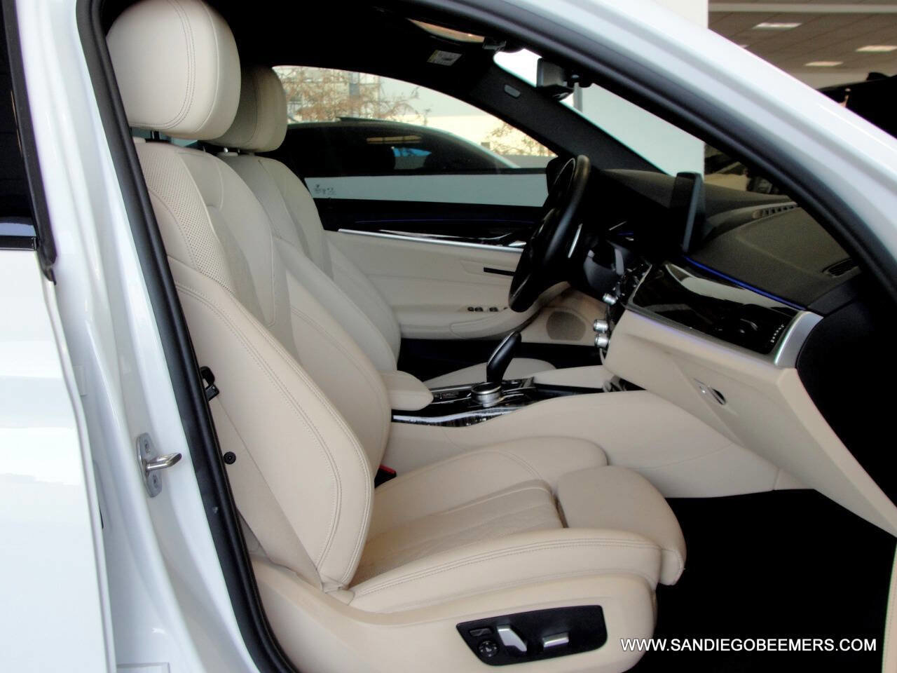 Used 2022 BMW 540i w/ M Sport Package image 42