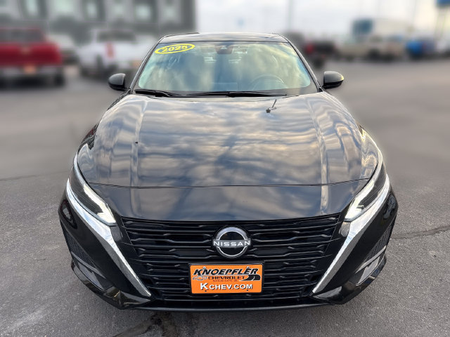 Used 2025 Nissan Altima 2.5 SV FWD image 8