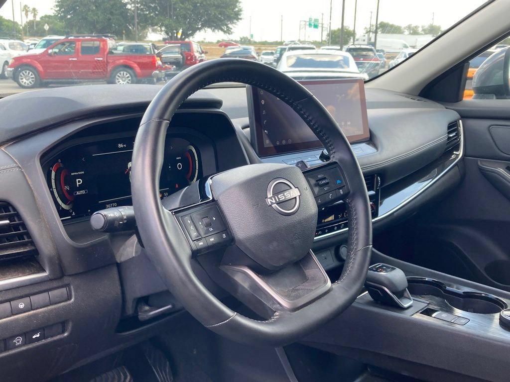 Used 2026 Nissan Rogue SL AWD/4WD image 9