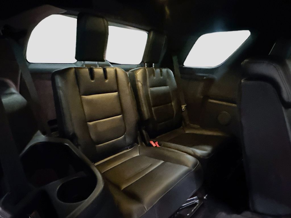 Used 2016 Ford Explorer XLT w/ Equipment Group 202A image 33