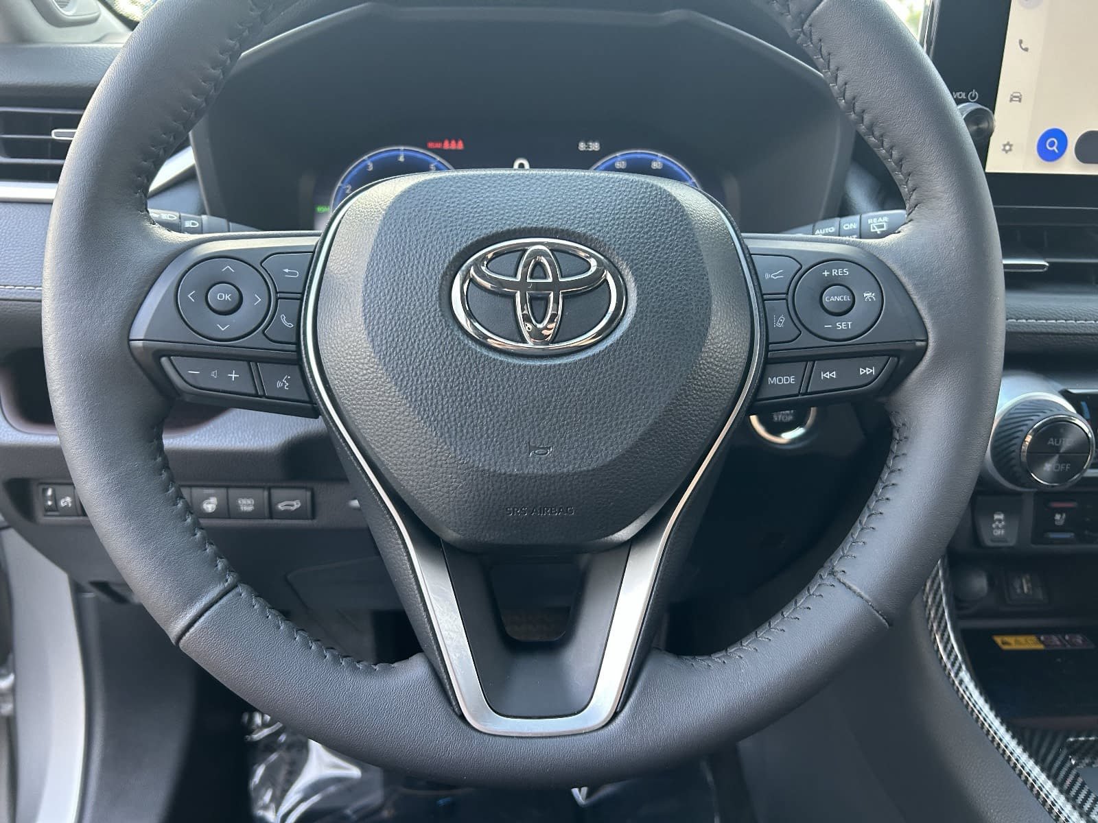Used 2025 Toyota RAV4 Limited w/ Advanced Technology Package FWD image 27