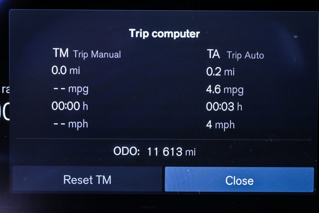 Certified 2025 Volvo XC40 B5 Plus image 13