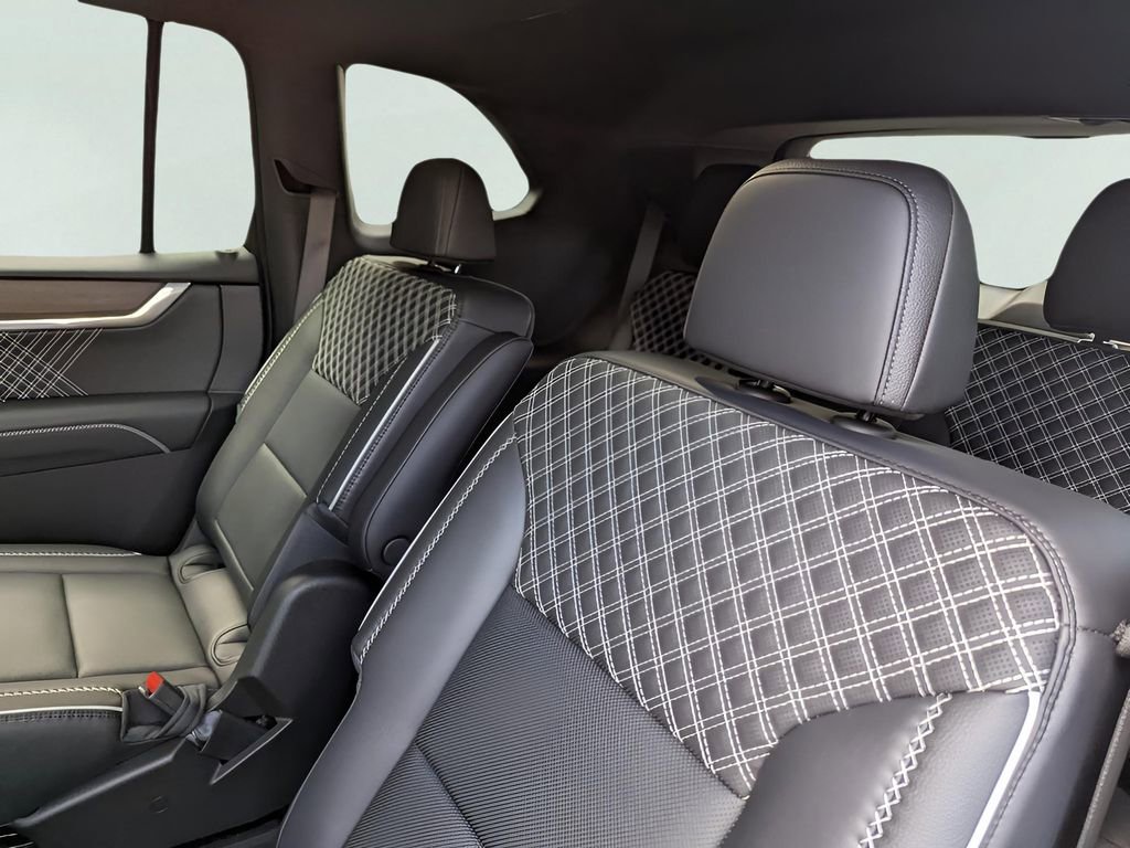 New 2026 GMC Acadia Denali w/ Super Cruise Package image 16