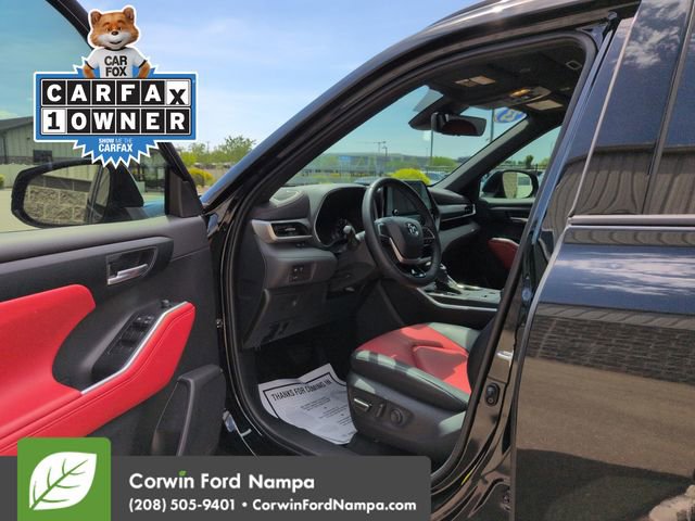 Used 2023 Toyota Highlander XSE FWD image 9