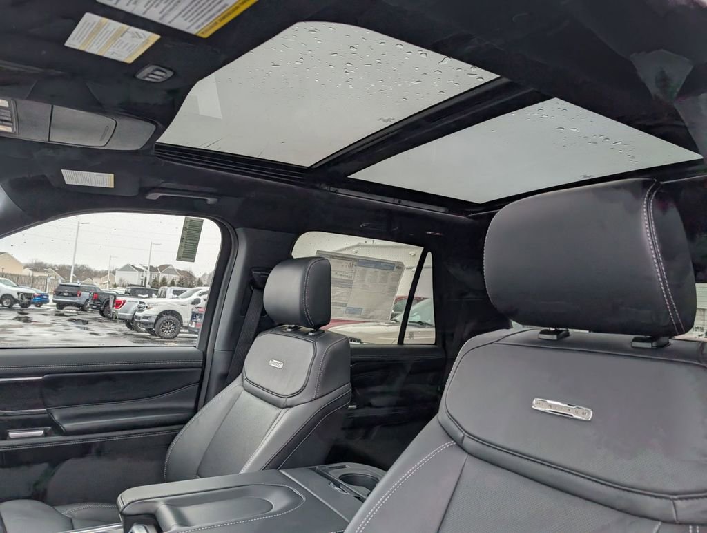 New 2025 Ford Expedition Platinum w/ Stealth Performance Package image 5