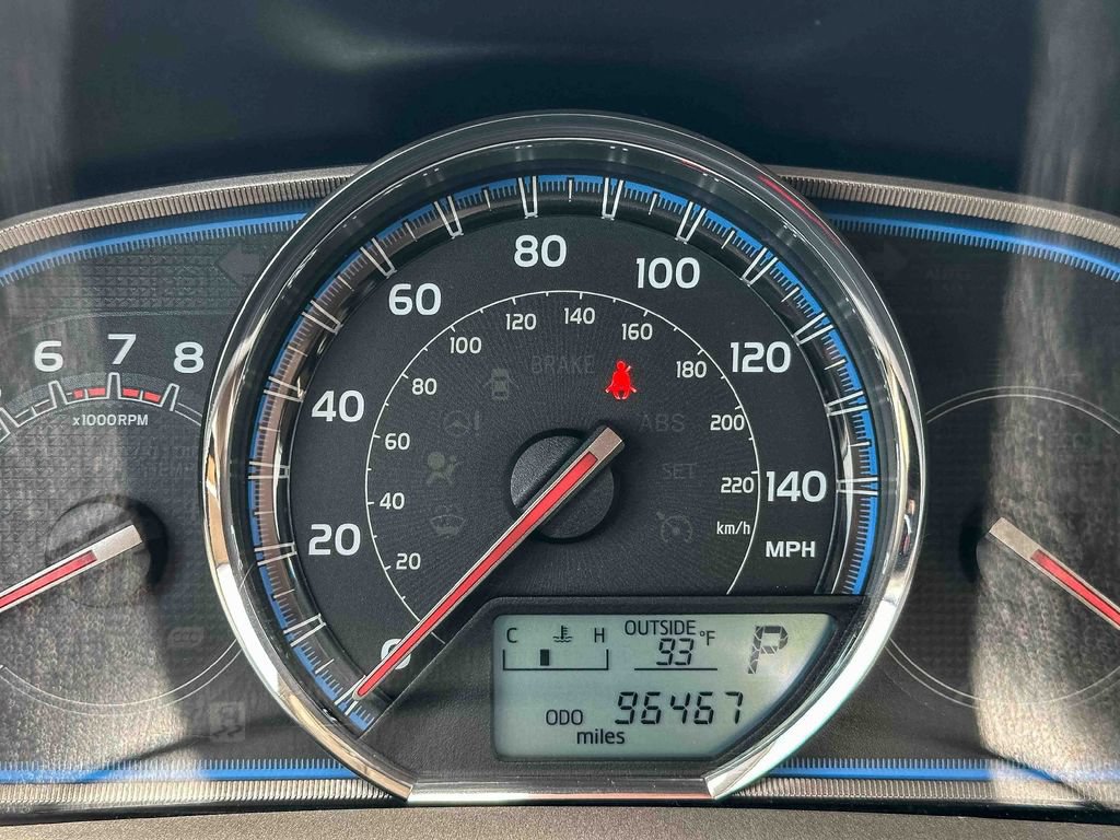 Used 2014 Toyota RAV4 Limited w/ Technology Package FWD image 26