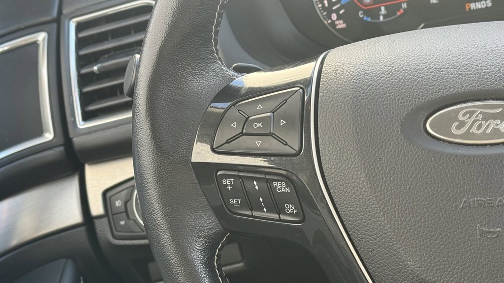 Used 2017 Ford Explorer Platinum image 18