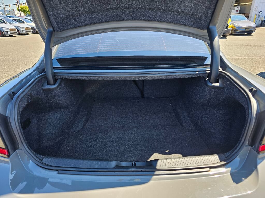 Used 2019 Dodge Charger GT RWD image 10