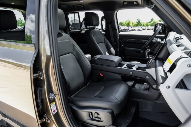 New 2026 Land Rover Defender 110 X-Dynamic SE AWD/4WD image 42