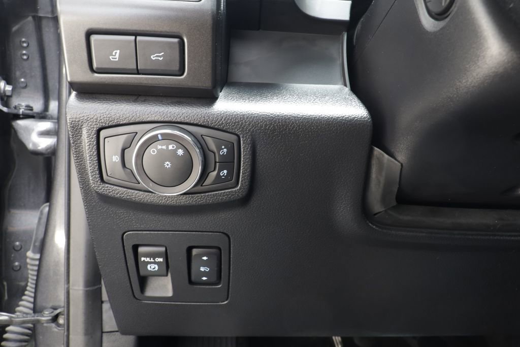 Used 2019 Ford Expedition Limited w/ Equipment Group 301A AWD/4WD image 14