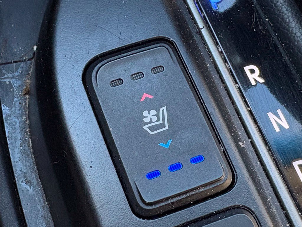 Used 2018 Hyundai Santa Fe Sport w/ 2.4L Tech Package 04 FWD image 16