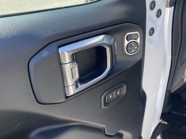 New 2025 Jeep Gladiator Willys image 13