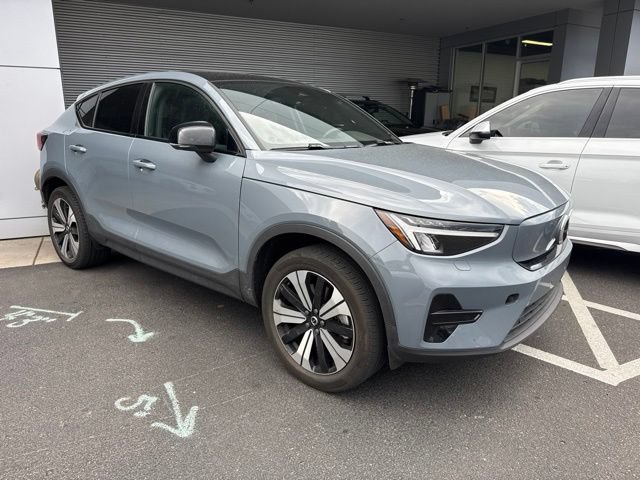 Used 2023 Volvo C40 Recharge Core w/ Climate Package AWD/4WD image 3