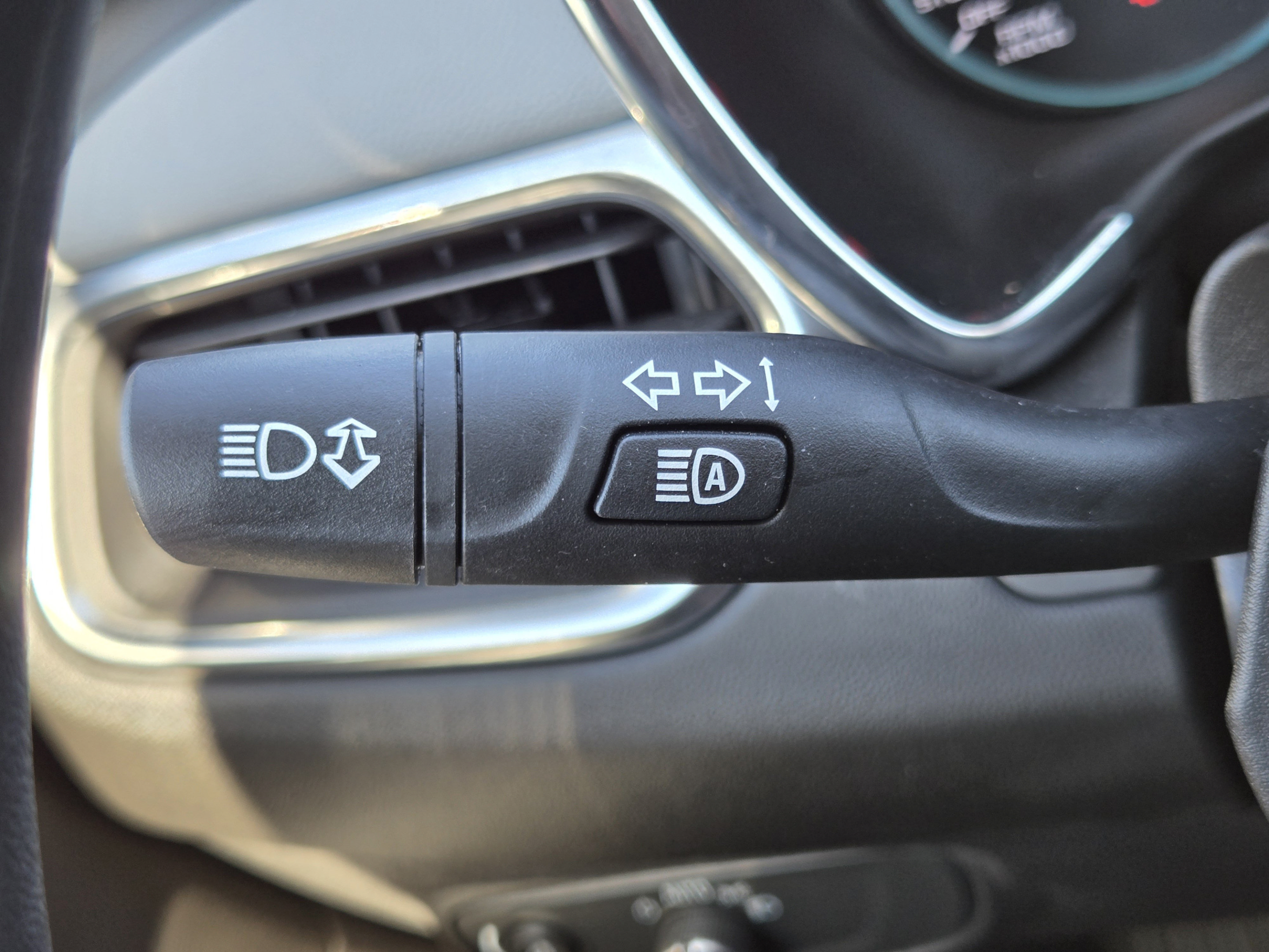 Used 2024 Chevrolet Equinox LS FWD image 19