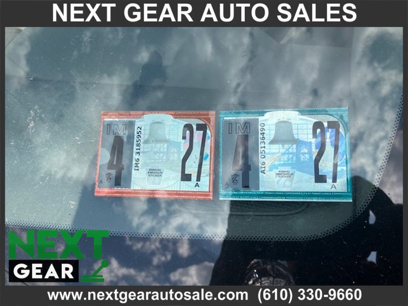 Used 2008 Nissan Frontier LE AWD/4WD image 6