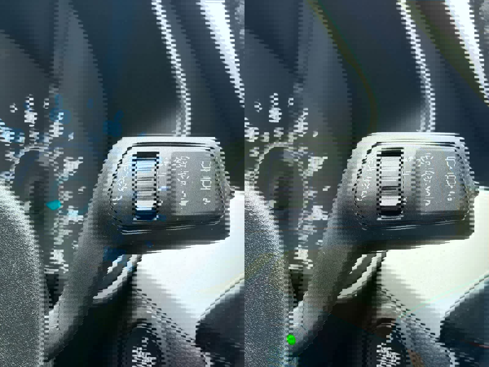 Used 2022 Ford Escape SEL image 27