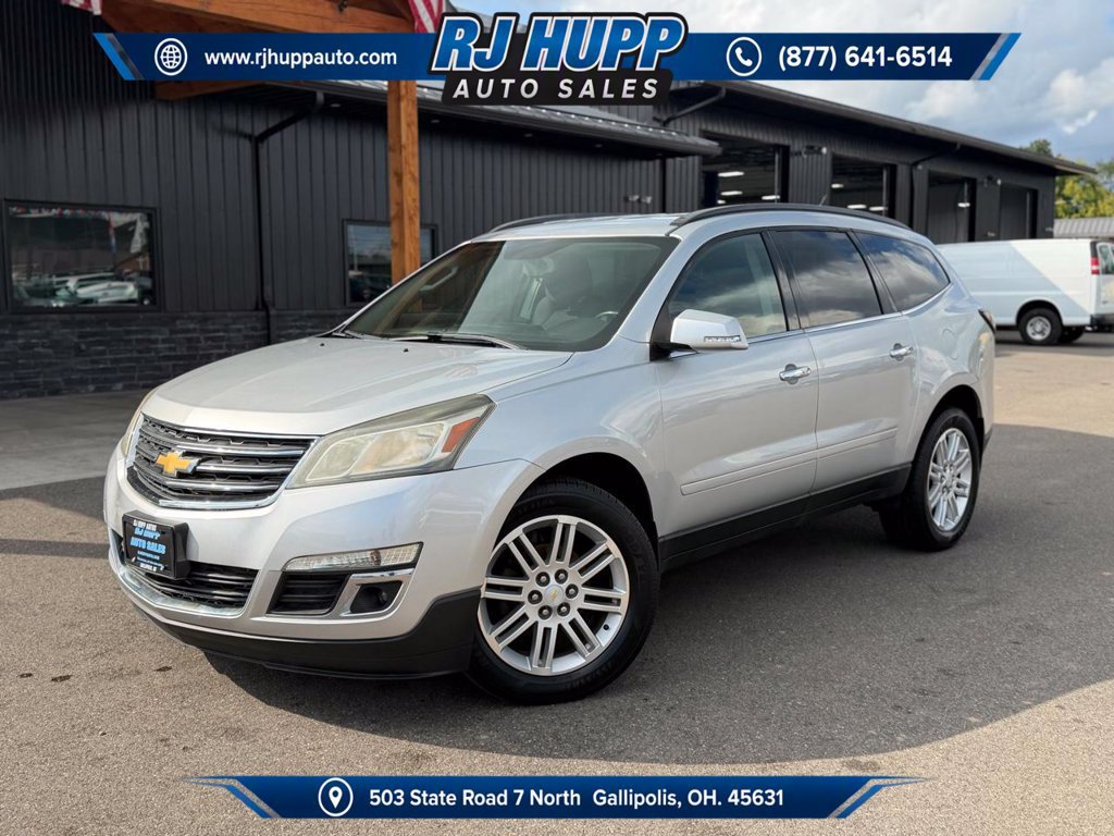 Used 2015 Chevrolet Traverse LT w/ Style and Technology Package FWD image 1