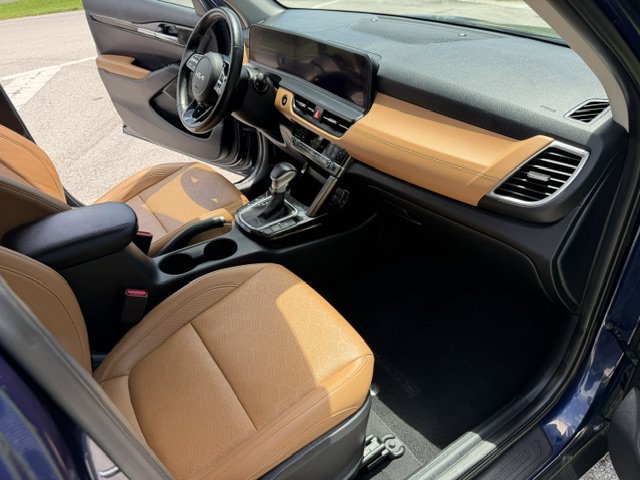 Used 2024 Kia Seltos EX FWD image 14