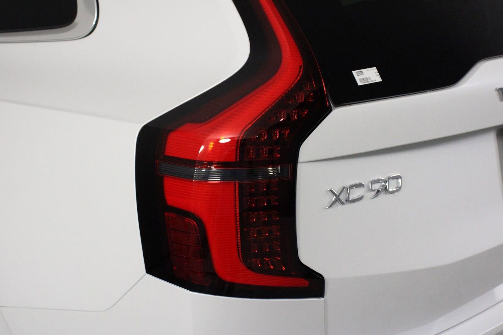 New 2025 Volvo XC90 B6 Plus image 15