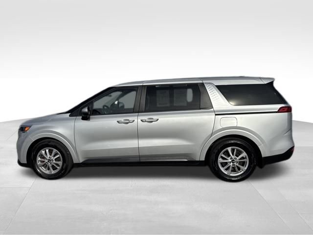 Used 2022 Kia Carnival LX image 2