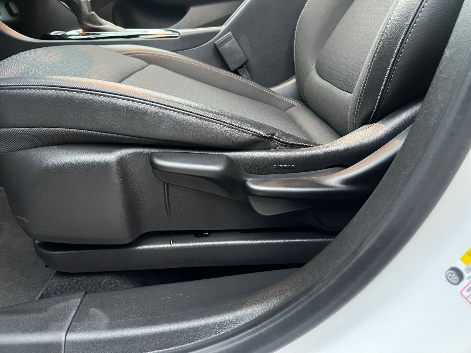 Used 2025 Buick Encore GX Preferred image 23