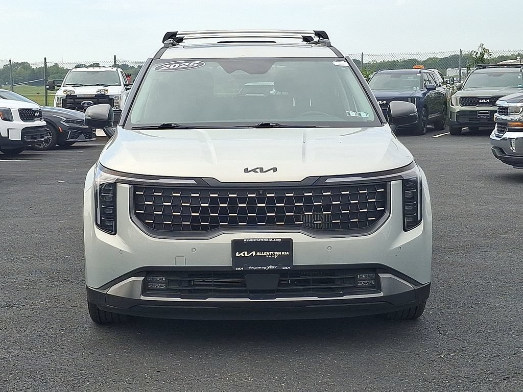 Certified 2025 Kia Carnival SX Prestige FWD image 2