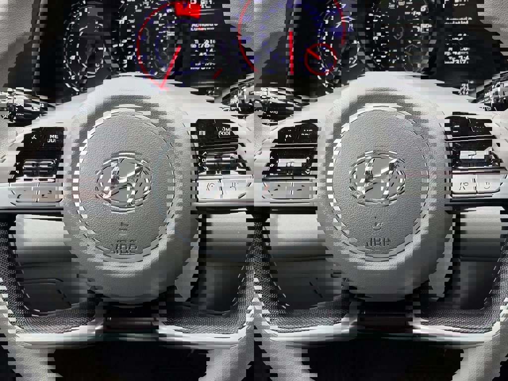 Used 2023 Hyundai Elantra SEL w/ Cargo Package image 16