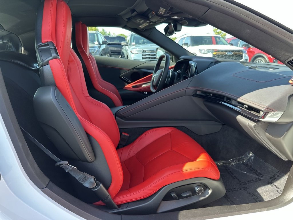 Used 2025 Chevrolet Corvette Stingray Preferred Cpe w/ Stealth Interior Trim Package RWD image 26