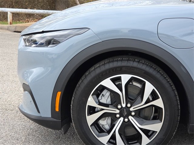 Used 2025 Ford Mustang Mach-E Select image 5