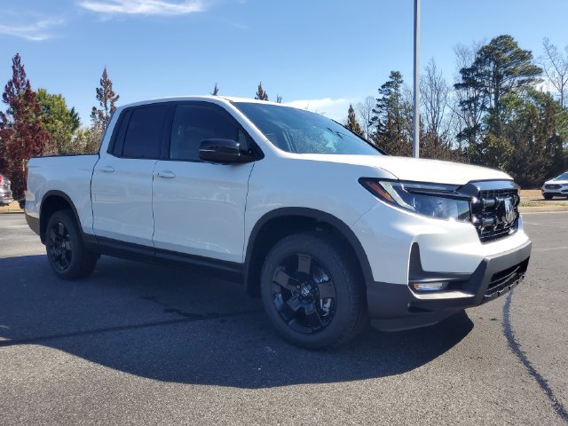 New 2026 Honda Ridgeline Black Edition image 3