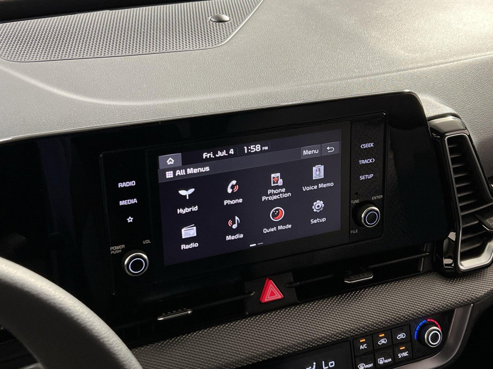 New 2025 Kia Sportage LX image 18