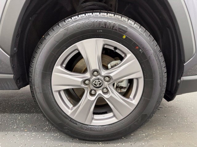 Certified 2025 Toyota RAV4 XLE AWD/4WD image 22