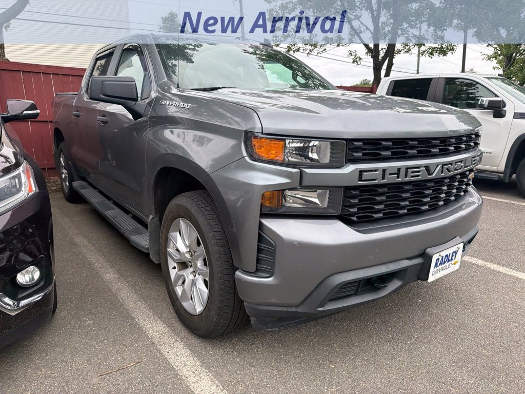Used 2020 Chevrolet Silverado 1500 Custom w/ Custom Value Package AWD/4WD image 2