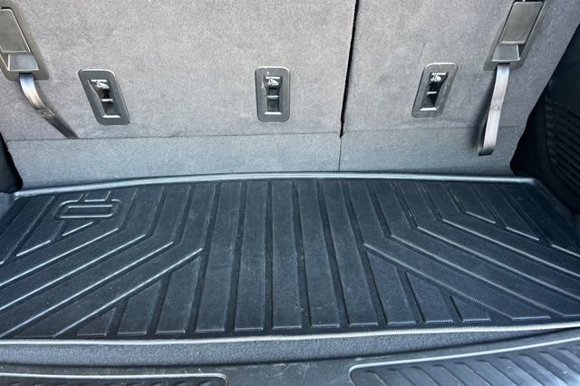 Used 2024 Chevrolet Tahoe LS RWD image 18