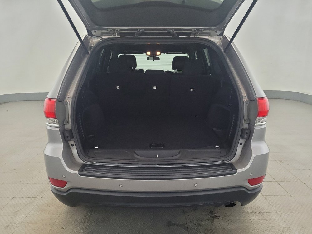 Used 2019 Jeep Grand Cherokee Laredo AWD/4WD image 29