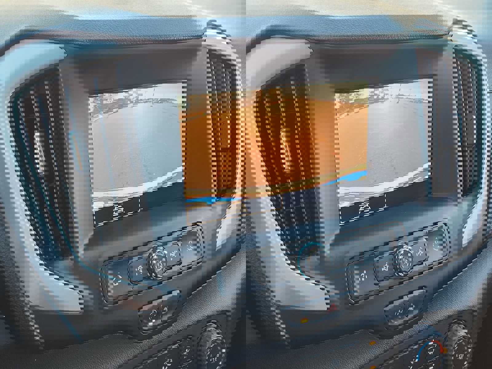 Used 2024 GMC Terrain SLE image 21