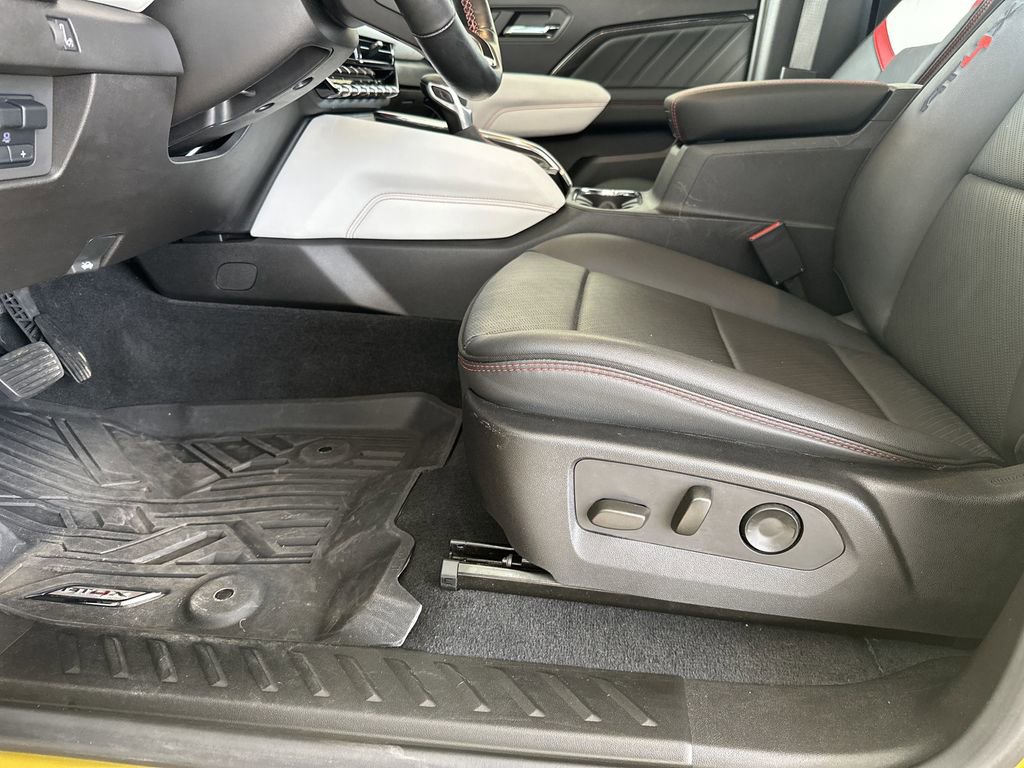 Used 2024 GMC Canyon AT4X image 14