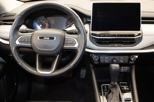 Used 2022 Jeep Compass Latitude image 15