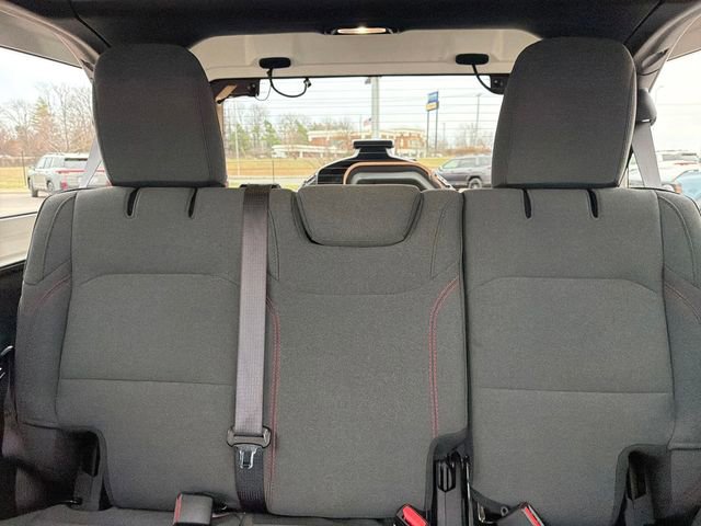 Used 2025 Jeep Wrangler Unlimited Rubicon AWD/4WD image 9