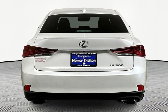 Used 2020 Lexus IS 300 image 4